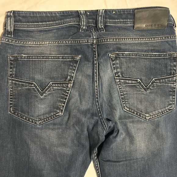 Diesel Jeans Larkee 31x32 Blue Denim Regular Fit Straight Leg Mens Jeans - Picture 7 of 16